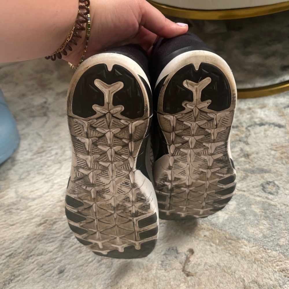 Nike Black and White Athletic Shoes with Breathable Mesh - Picture 5 of 5